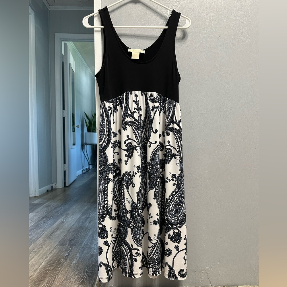 🛍️ Michael Kors beautiful dress. like new condition.